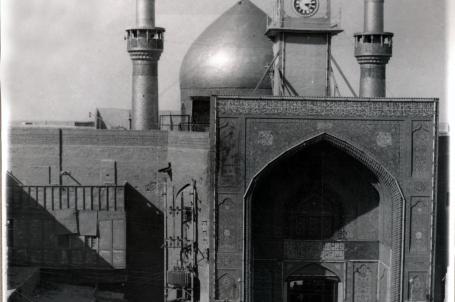 الساعة والقبة الشريفة