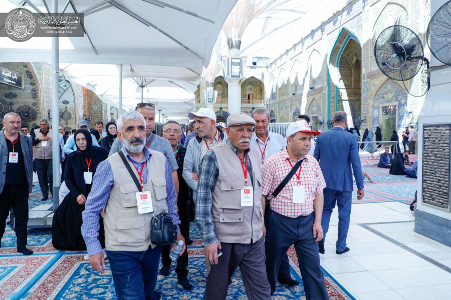 وفد من مسلمي الجمهورية التركية يزور العتبة العلوية المقدسة ويطلع على معالمها