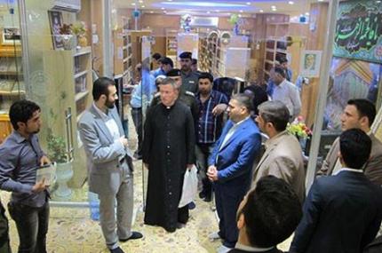 وفد الكنيسة البريطانية في مكتبة الروضة الحيدرية