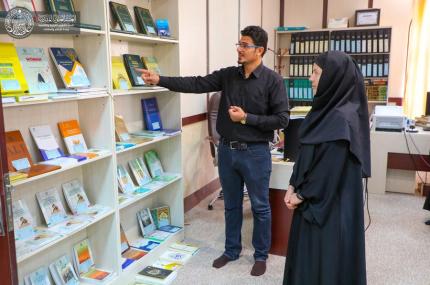 زائرة رومانية تزور وحدة الترجمة في العتبة العلوية المقدسة