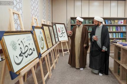 الشيخ أحمد سلمان يزور مكتبة الروضة الحيدرية في العتبة العلوية المقدسة
