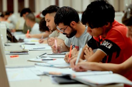 العتبة العلوية المقدسة تهيئ جناحاً خاصاً بطلبة المدارس لمراجعة دروسهم استعداداً للامتحانات النهائية