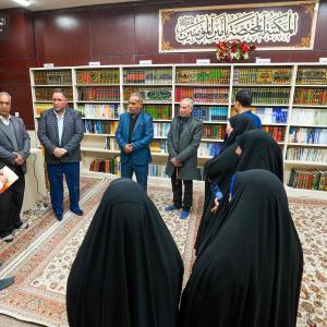 وفد من المكتبة المركزية العامة في الكوفة يزور مكتبة الروضة الحيدرية
