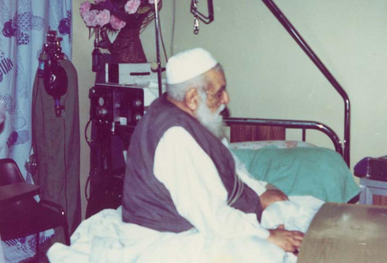 السيد الخوئي ( قدس سره ) في المستشفى 