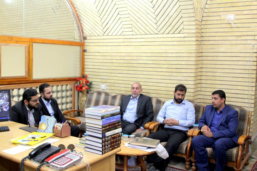 وفد العتبة العباسية المقدسة - قسم الشؤون الفكرية والثقافية في رحاب مكتبة الروضة الحيدرية 