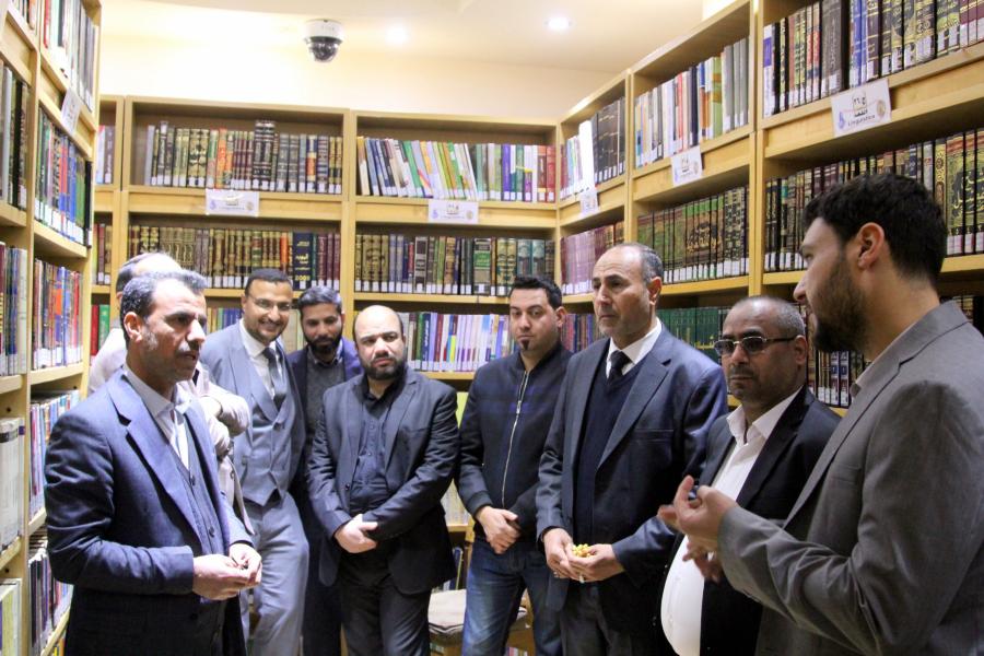 تربية وتدريسي كربلاء المقدسة في زيارة مكتبة الروضة الحيدرية 