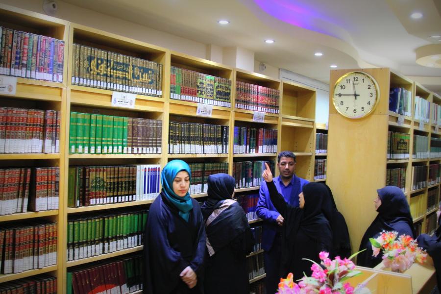 مجموعة من كوادر المكتبات اللبنانية ومتخصصيها في ضيافة مكتبة الروضة الحيدرية
