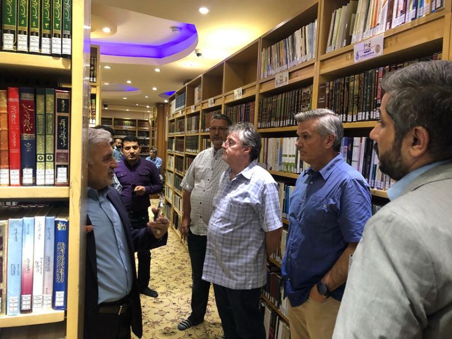الوفد الكندي في ضيافة مكتبة الروضة الحيدرية