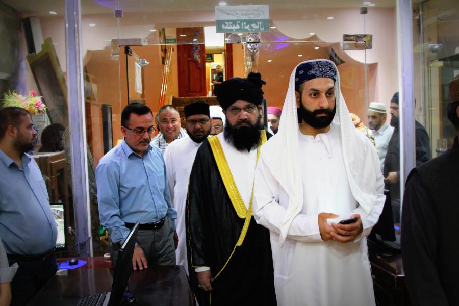 وفد أئمة المساجد من بريطانيا في ضيافة مكتبة الروضة الحيدرية.