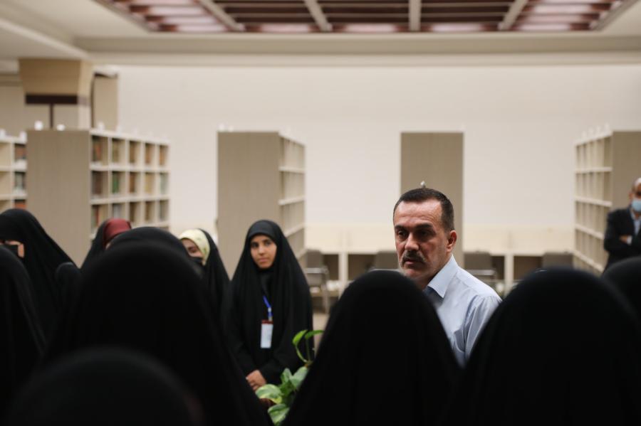 ضمن نشاطاتها الفكرية والثقافية استقبلت مكتبة الروضة الحيدرية وفدا من جامعة الكوفة
