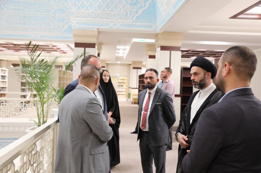 المكتبة الحيدرية تسـتقبل الوفـود الأوربية