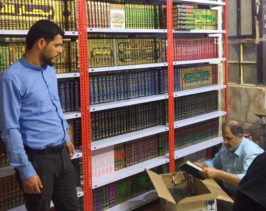 مكتبة الروضة الحيدرية تستقبل مكتبة كاملة لأحد فضلاء الحوزة العلمية