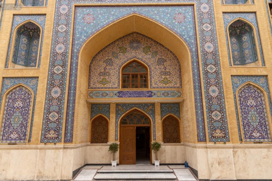 إهداء فهرس للمخطوطات يضم أكثر من خمسين ألف مخطوطة من العتبة الرضوية المقدسة إلى مكتبة الروضة الحيدرية