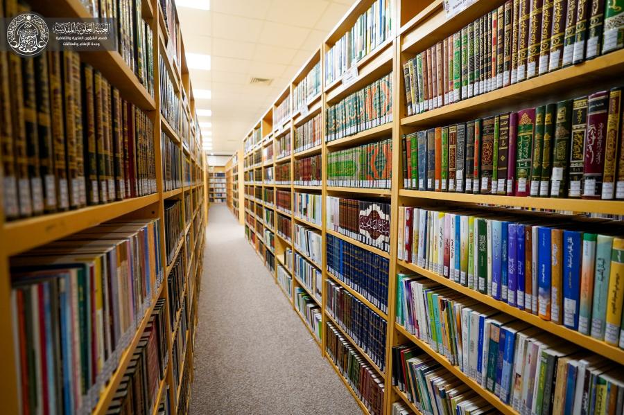 إهداء فهرس للمخطوطات يضم أكثر من خمسين ألف مخطوطة من العتبة الرضوية المقدسة إلى مكتبة الروضة الحيدرية