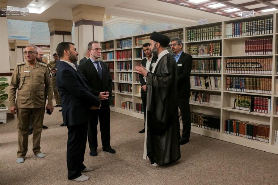 السفير الروسي يبدي إعجابه بمصادر الثقافة الإسلامية في مكتبة الروضة الحيدرية المطهرة