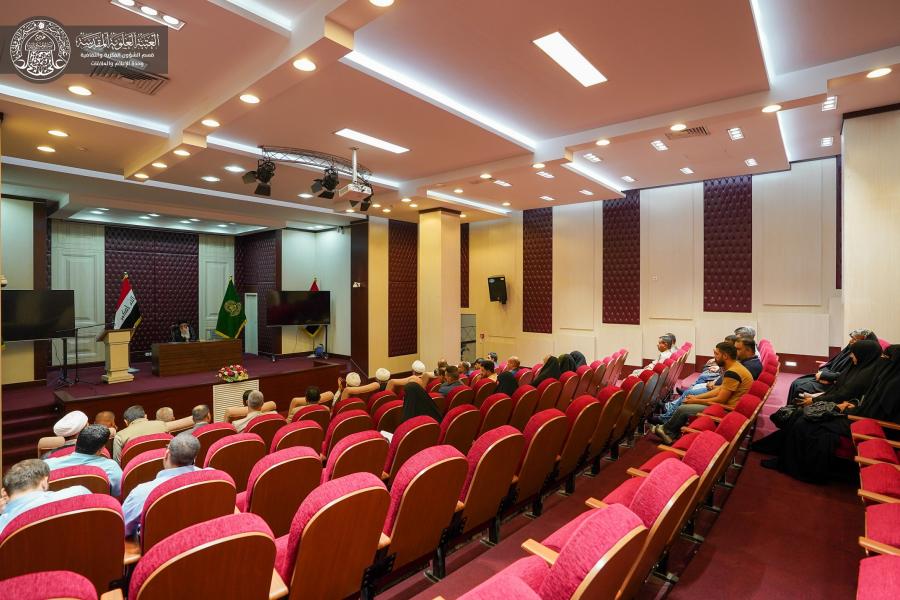 مكتبة الروضة الحيدرية تقيم ندوة نقاشية فكرية لطلبة وأساتذة كلية الإمام الكاظم (عليه السلام)