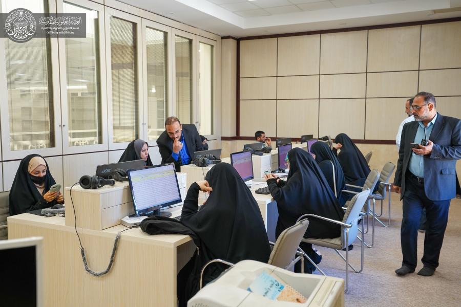 وفد من طلبة كلية الفقه في جامعة الكوفة يزور مكتبة الروضة الحيدرية