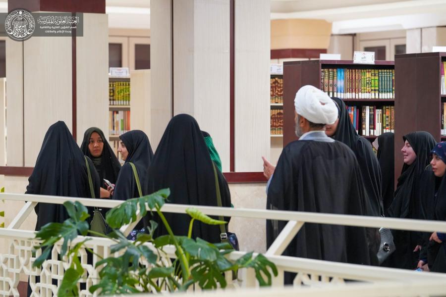 مكتبة الروضة الحيدرية تستقبل وفدًا من طلبة جامعة الإمام الرضا الدولية من إيران