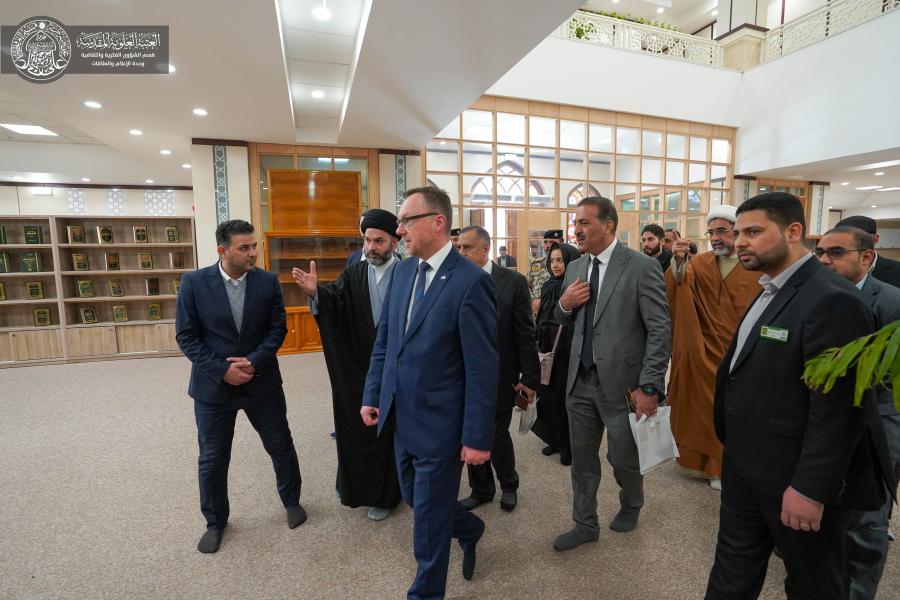 وفد فريق تعزيز المسائلة عن جرائم (داعش) يزور مكتبة الروضة الحيدرية في العتبة العلوية المقدسة